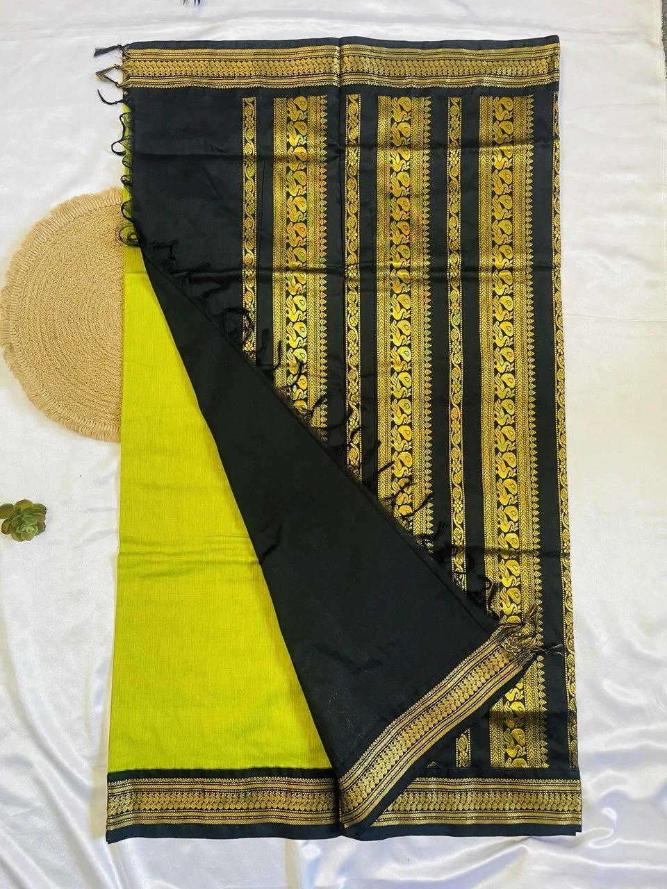 Kalyani Cotton Saree - Neon Yellow - Image 3
